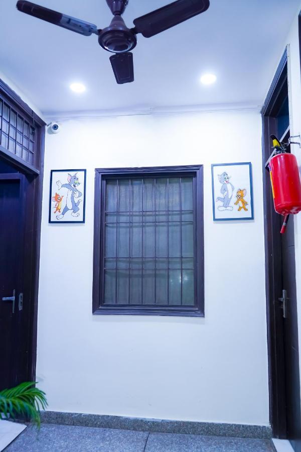 Premium In Jangpura Bhogal Near Nizamuddin Railway Station