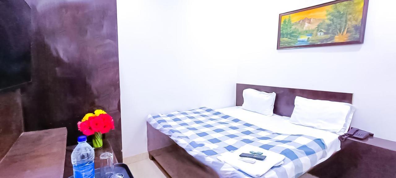 Hotel Premium In Jangpura Bhogal Near Nizamuddin Railway Station