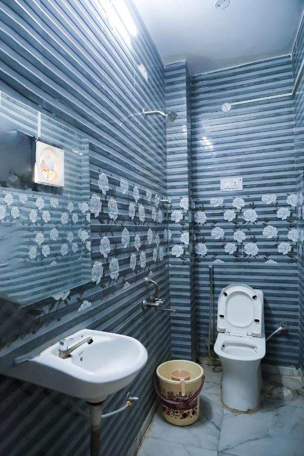 Roomshala 126 Mannat - Laxmi Nagar 3* New Delhi