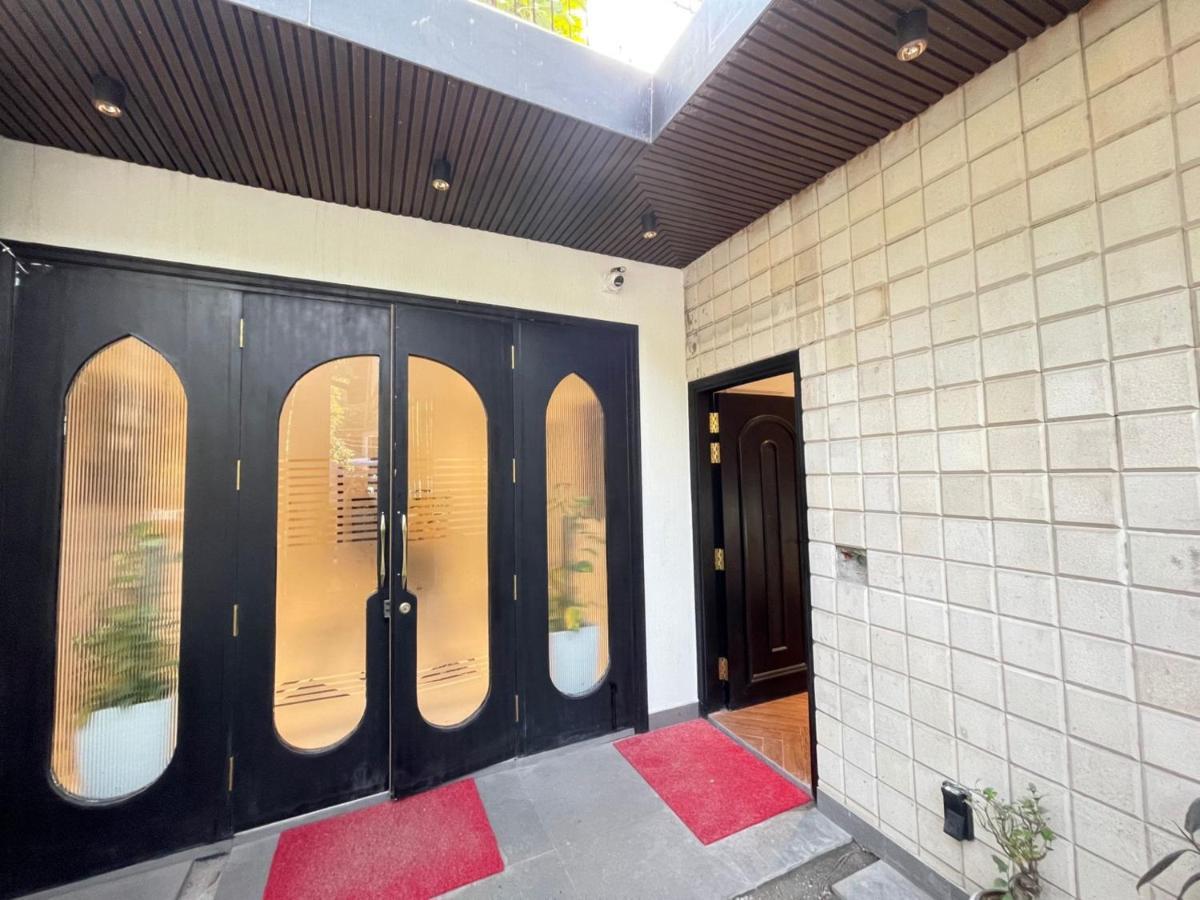 Premium Suites In Malviya Nagar *
