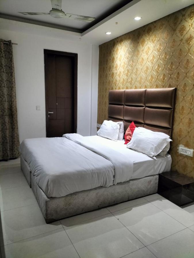Hotel The White Rock At Kalkaji Nova Deli