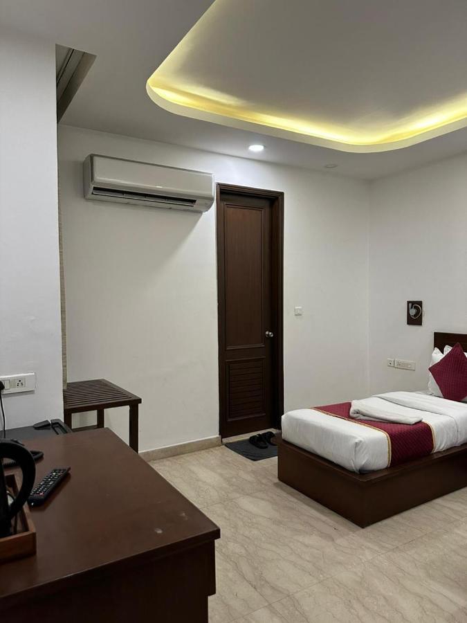 Hotel The Imperio 3*