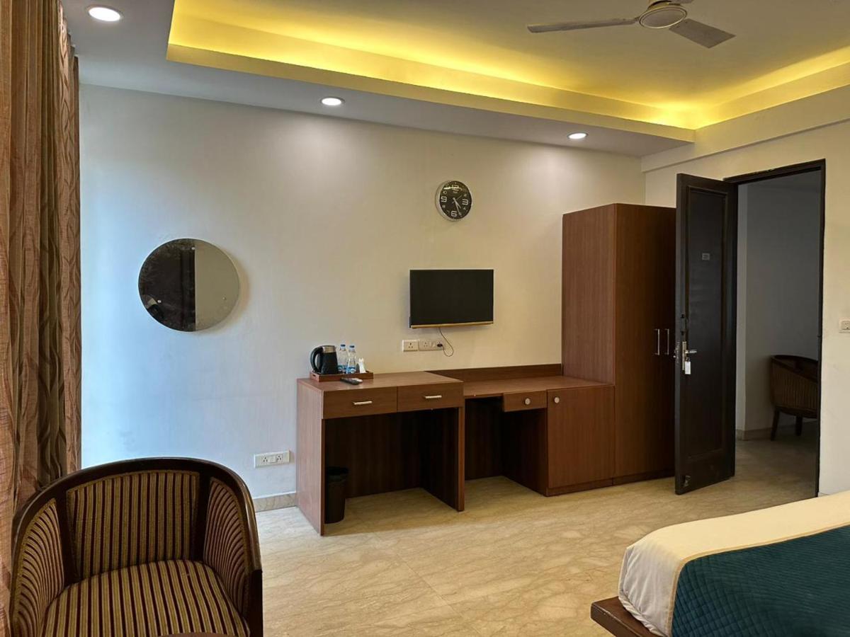 Hotel The Imperio 3*