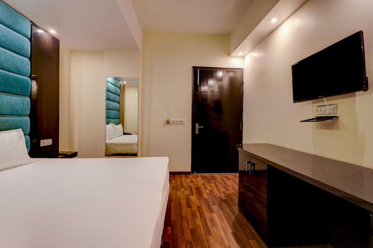 Townhouse Golden King Hotel Nova Deli