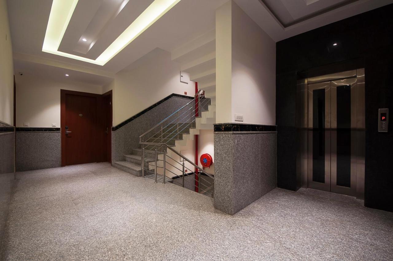 Hotel Z Suites Hotel, Mahipalpur-delhi Igi Airport