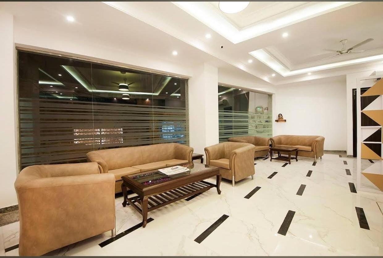 Hotel Almora Suites 4*