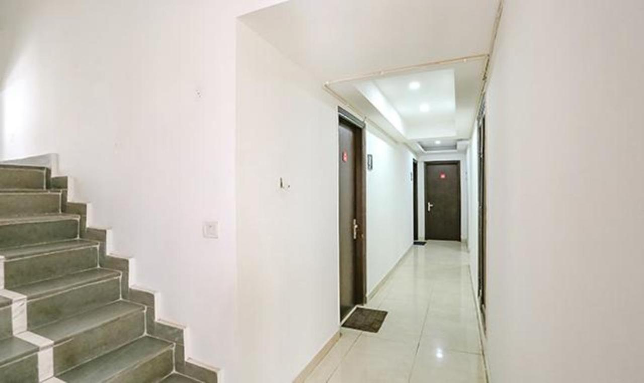 Fabexpress Premium I Hotel New Delhi