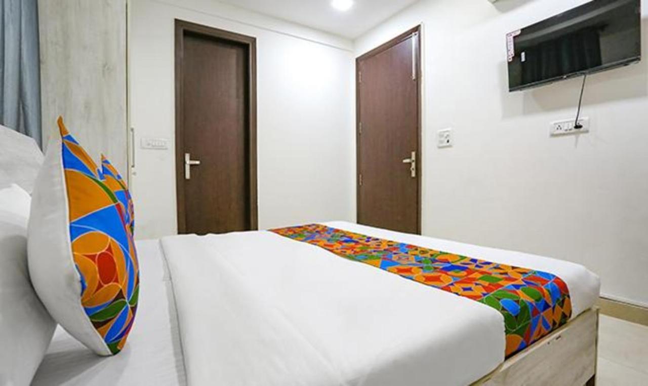 Hotel Fabexpress Premium I New Delhi