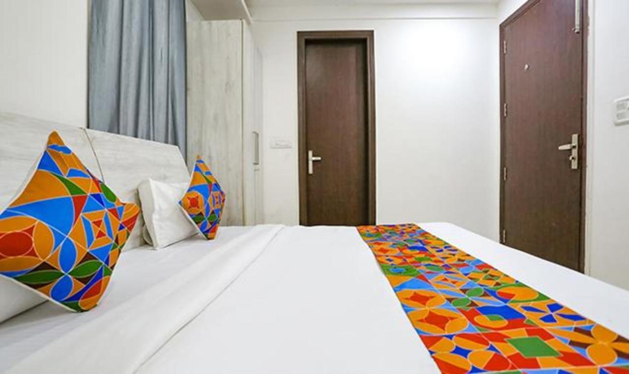 Fabexpress Premium I Hotel New Delhi