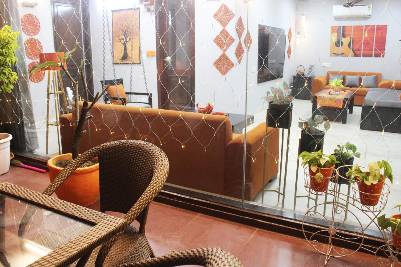 Premium Luxurious 2bhk W/ Huge Livingroom * New Delhi