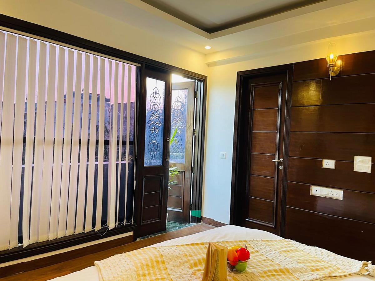 Hotel Roomshala Luxurious Studio In South Extension