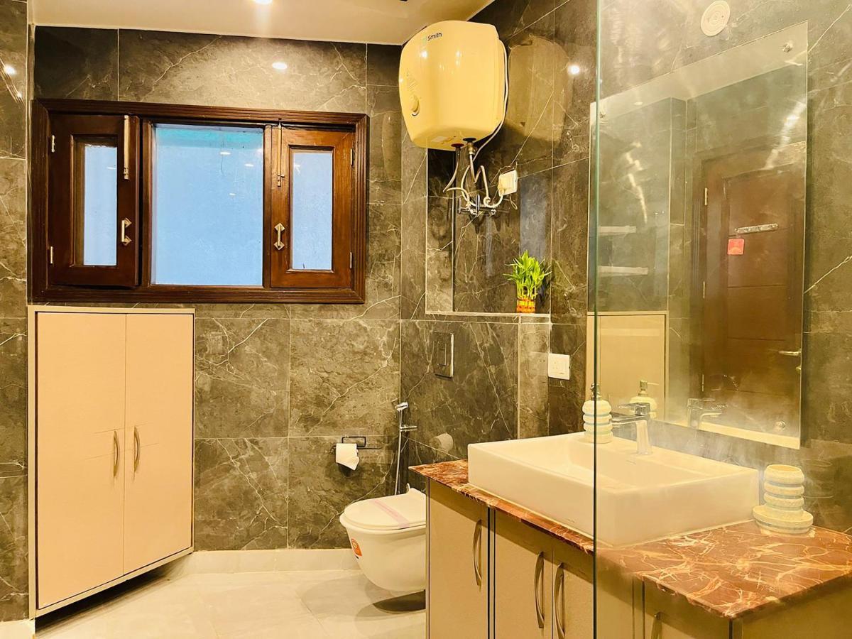 Hotel Roomshala Luxurious Studio In South Extension 4*