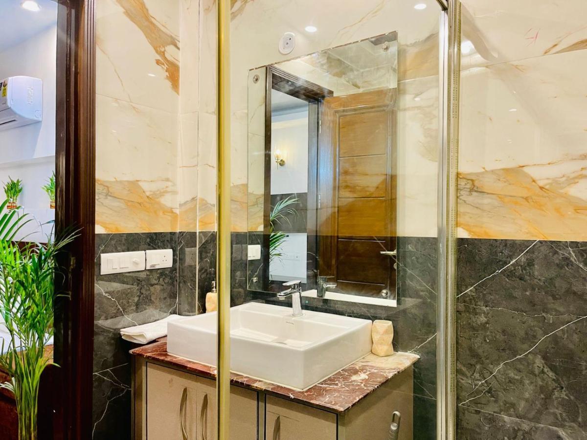 Hotel Roomshala Luxurious Studio In South Extension