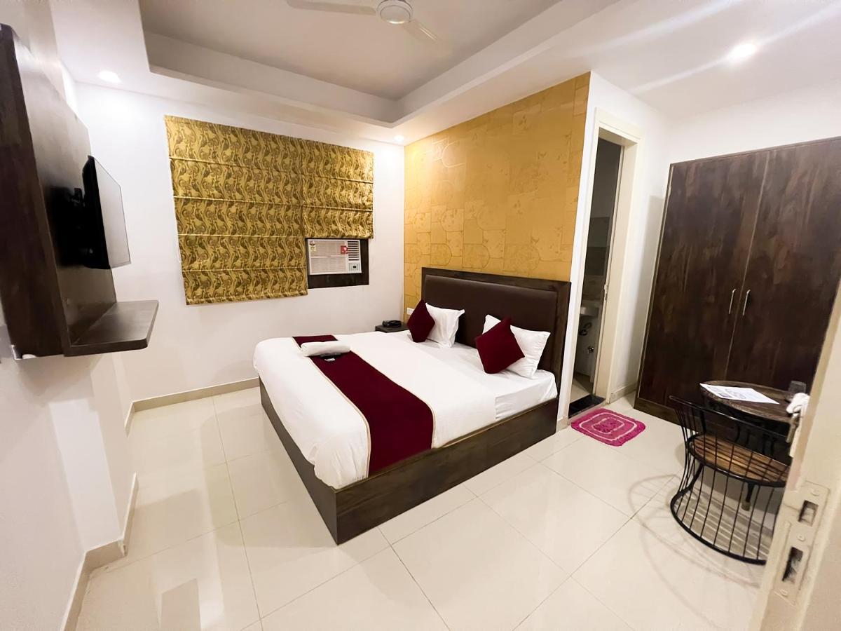 Ssd Plaza Hotel