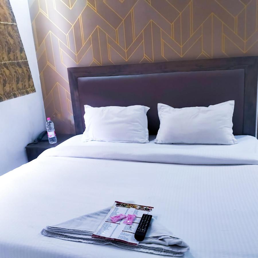 Ssd Plaza Hotel 3*