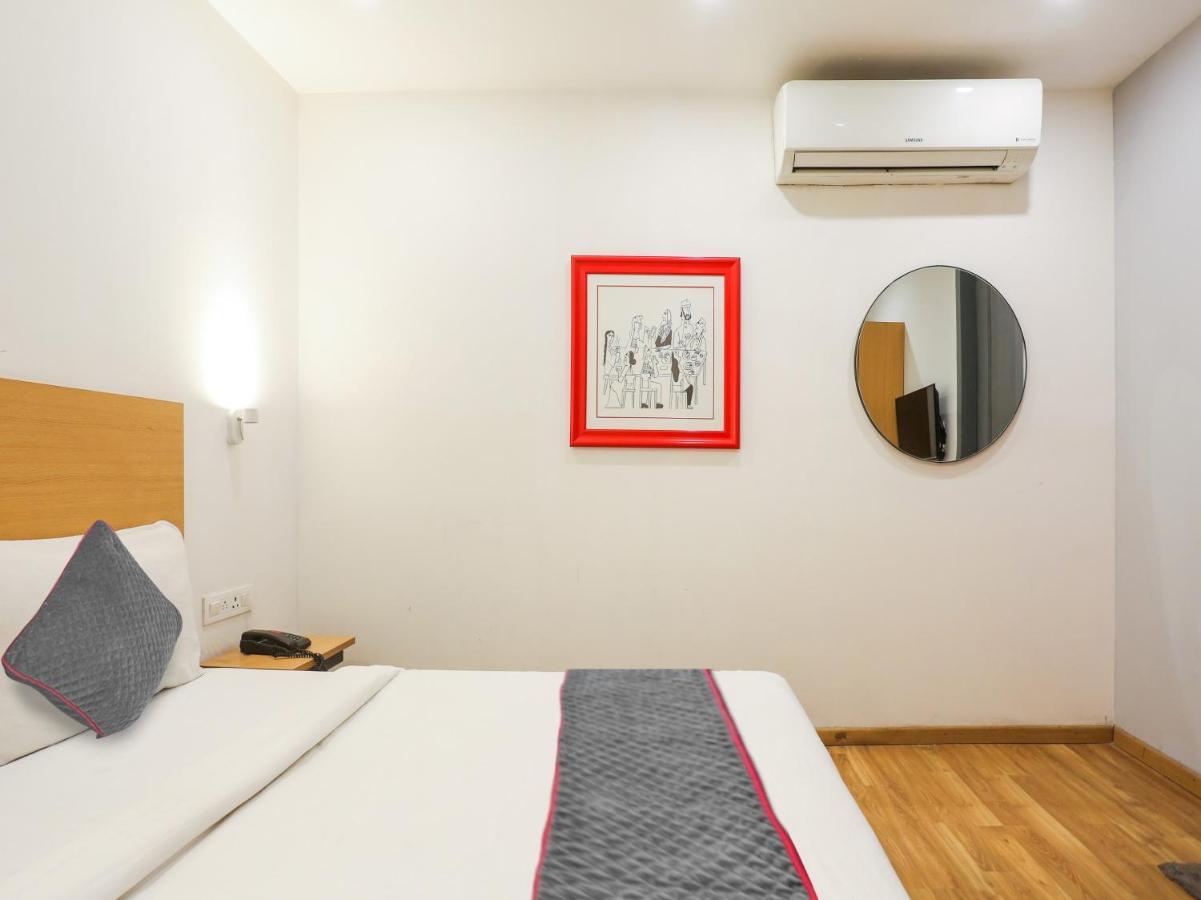 Townhouse Meera Bagh Hotel