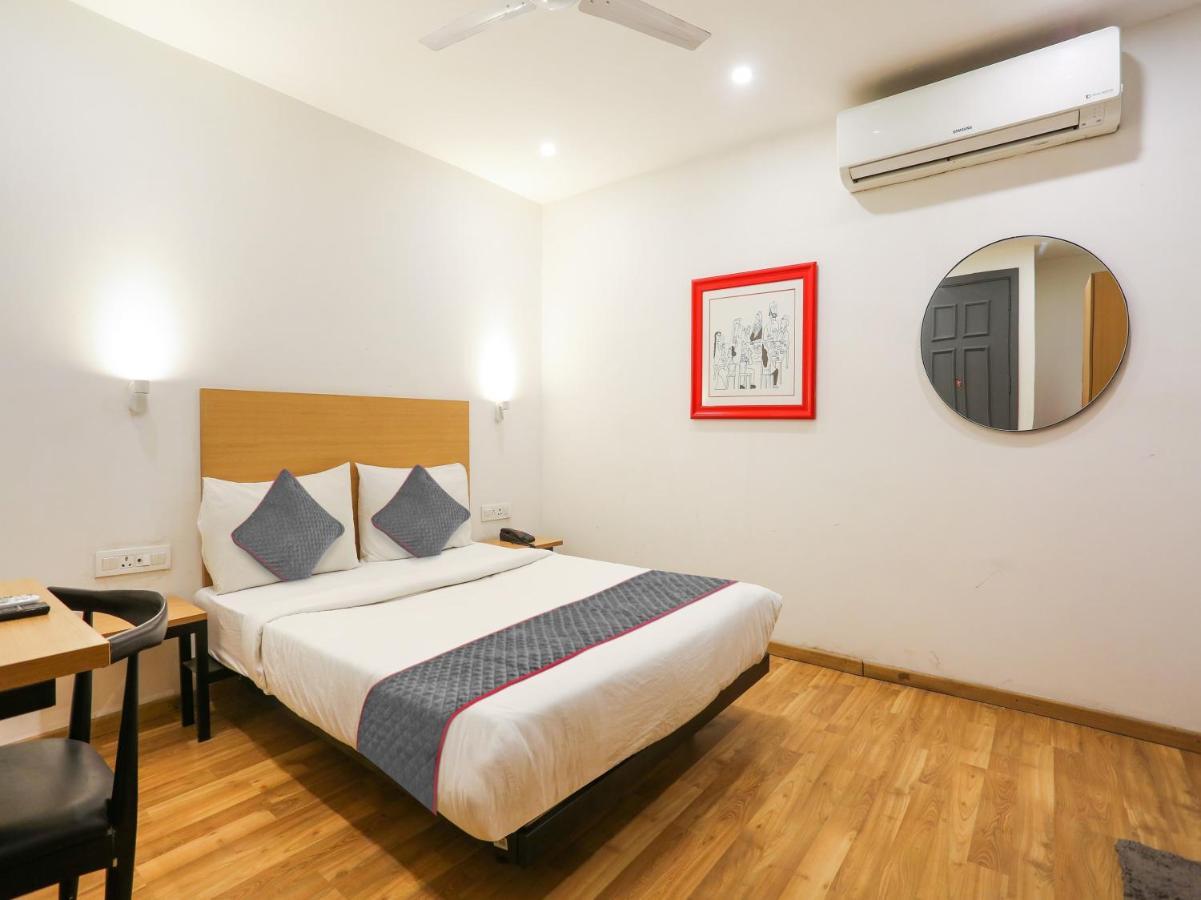 Townhouse Meera Bagh Hotel 4*