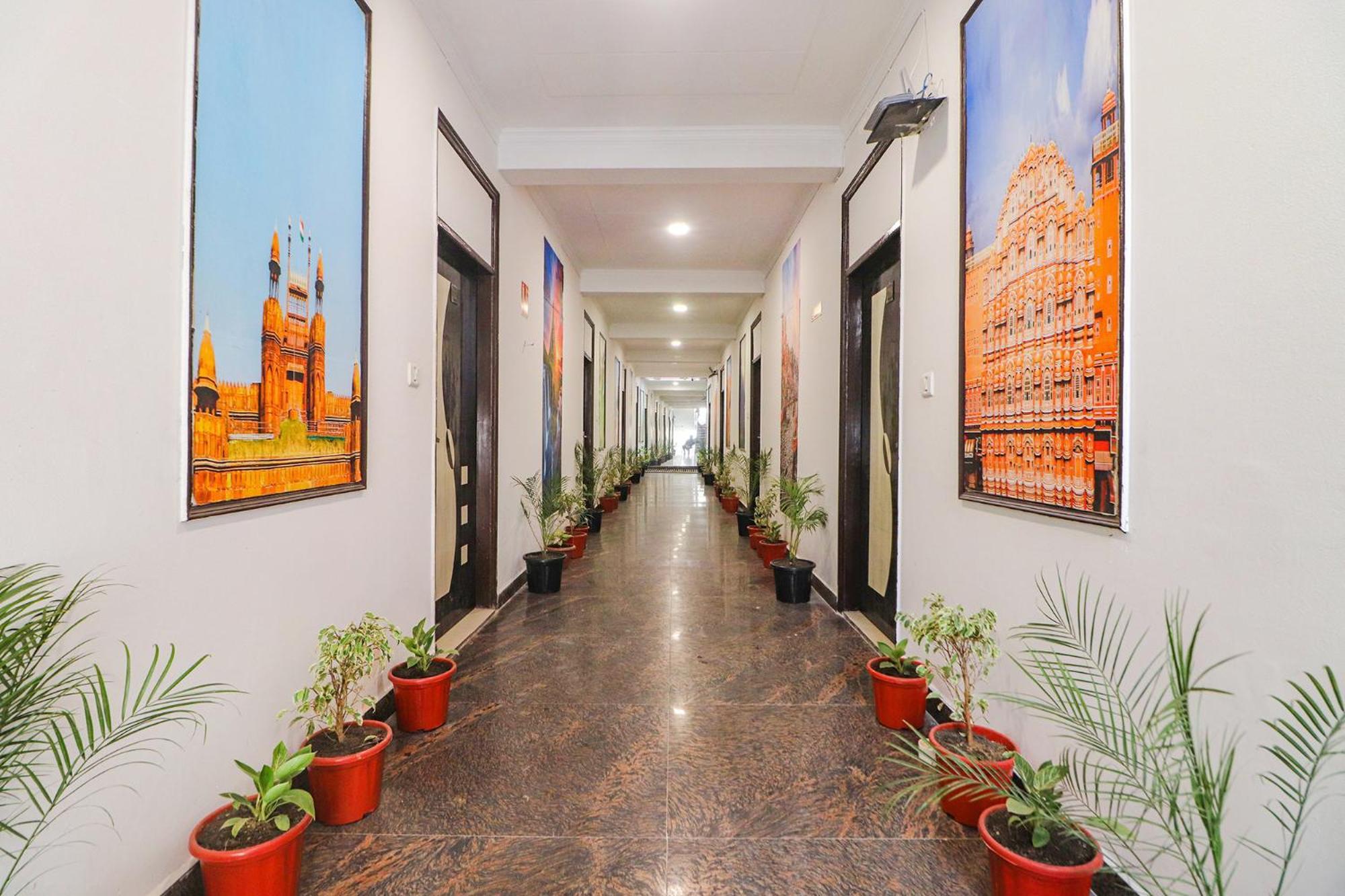 Fabhotel Rainbow Near Igi Airport 3*