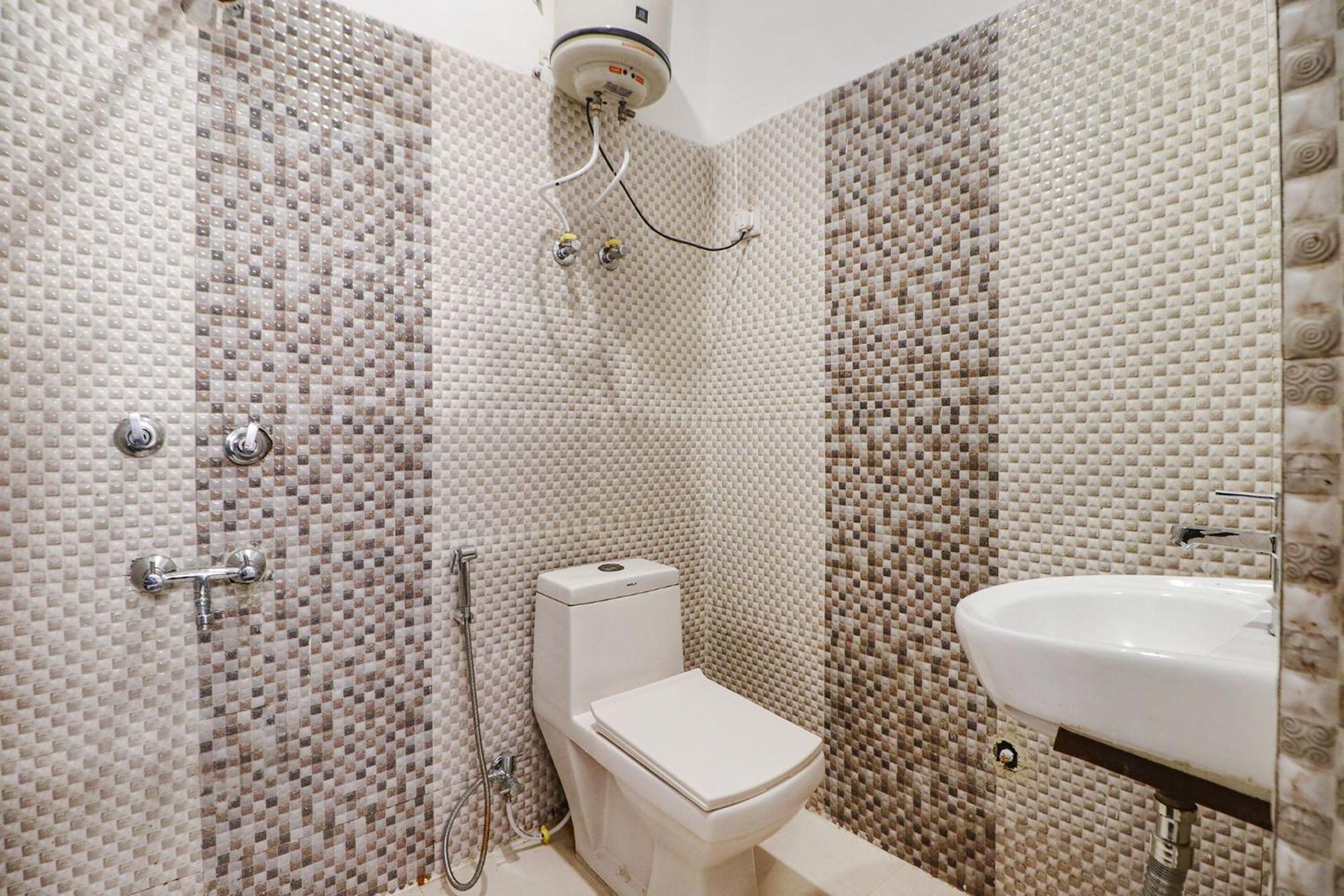 Hotel Fabhotel Rainbow Near Igi Airport 3*