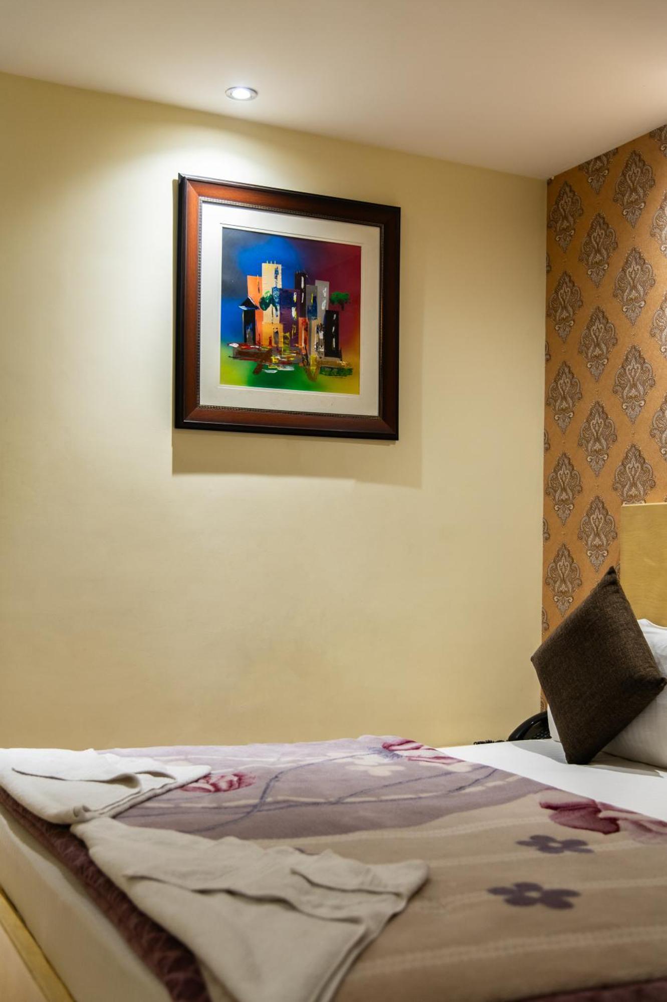 Mayur 3* New Delhi