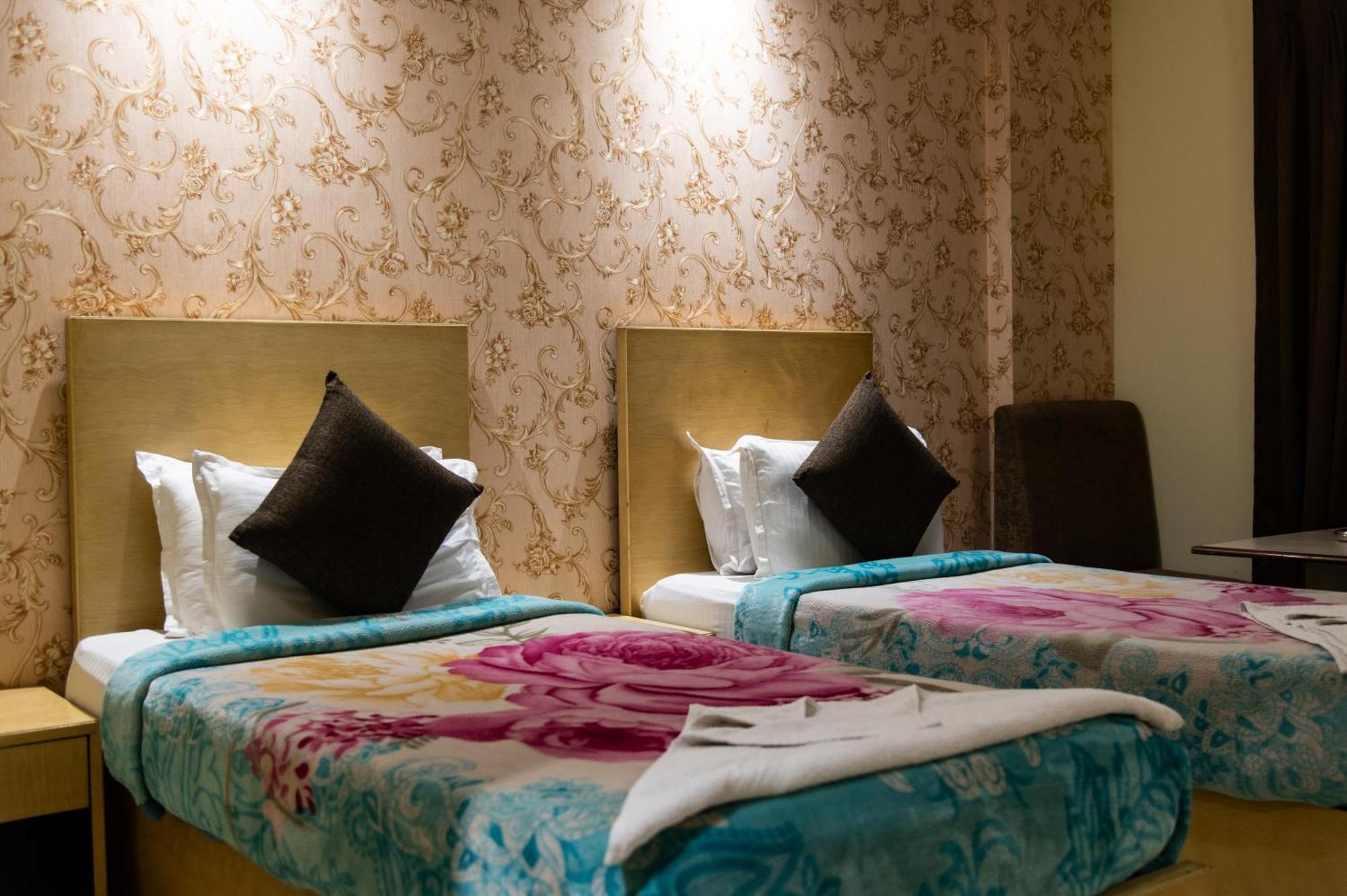 Mayur Hotel 3*