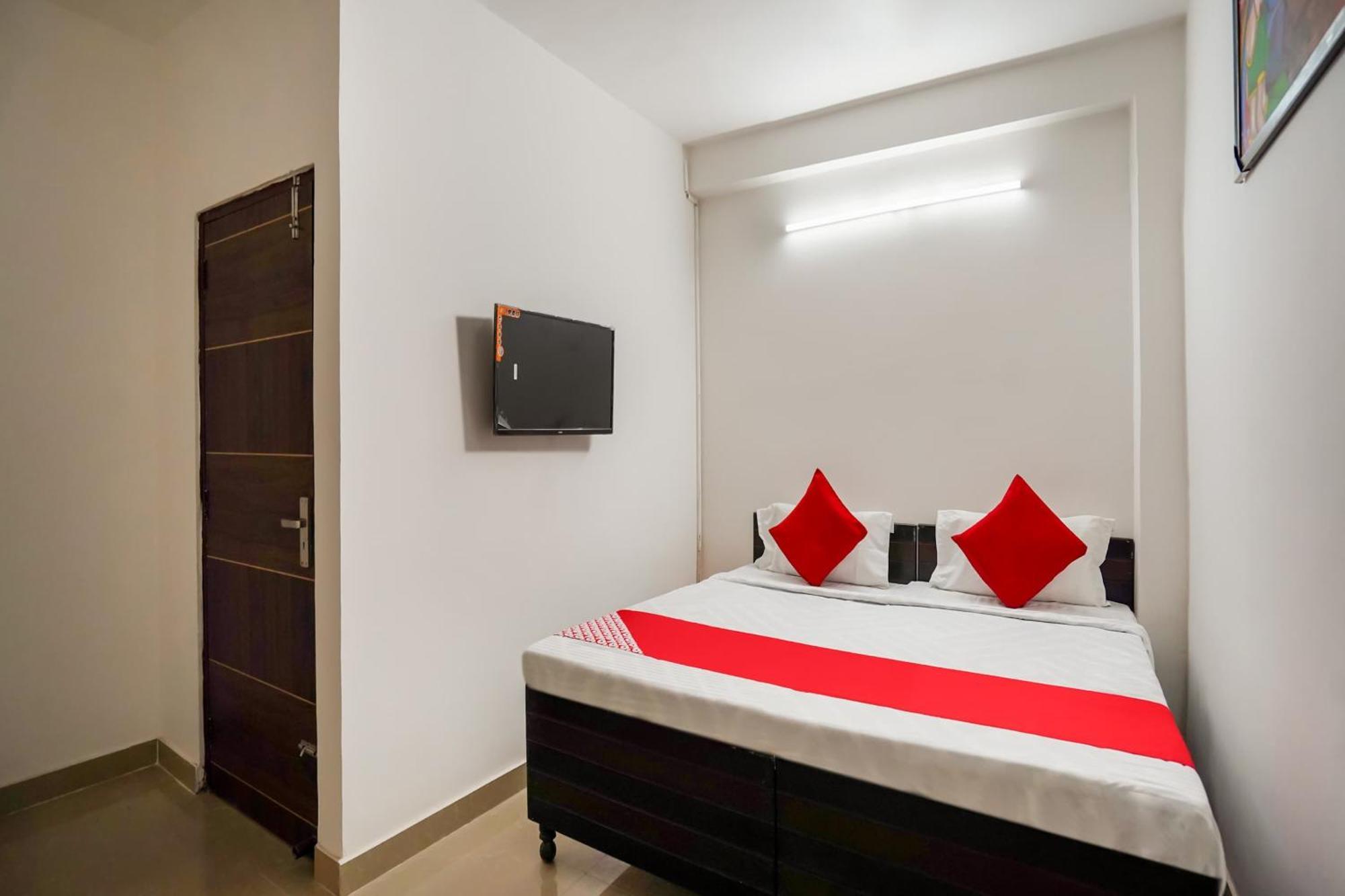 Hotel Oyo Flagship 75287 Pubg Residency New Delhi