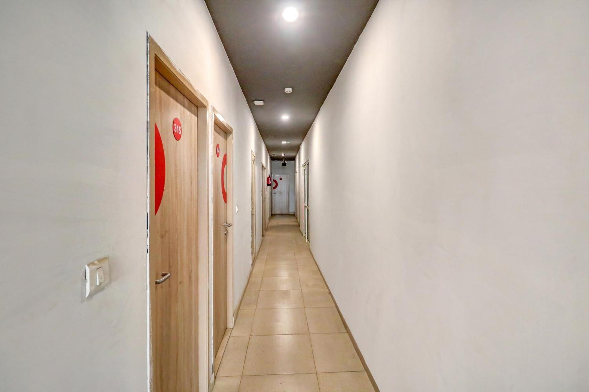 Hotel O Jps Grand New Delhi
