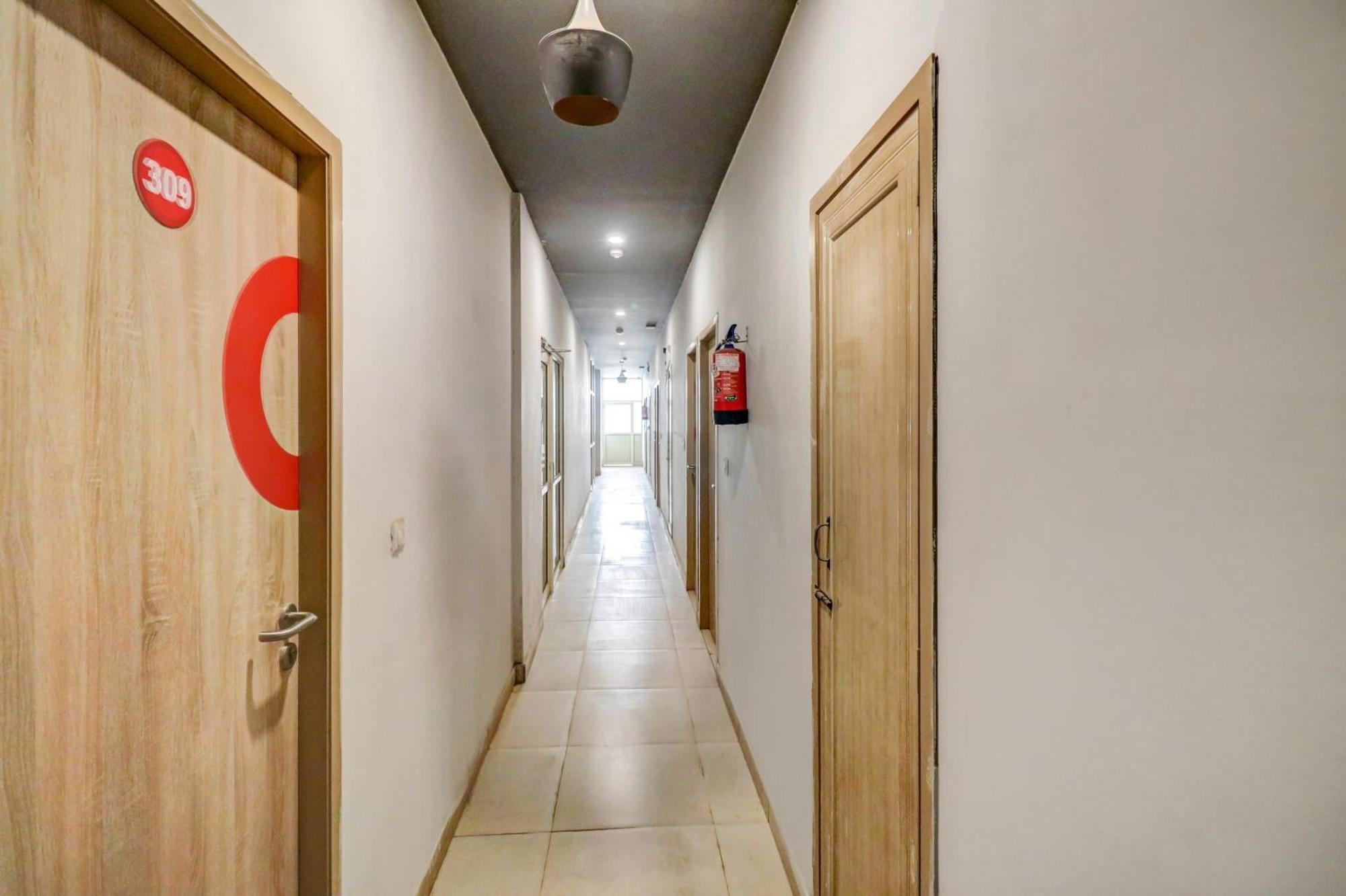 Hotel O Jps Grand New Delhi