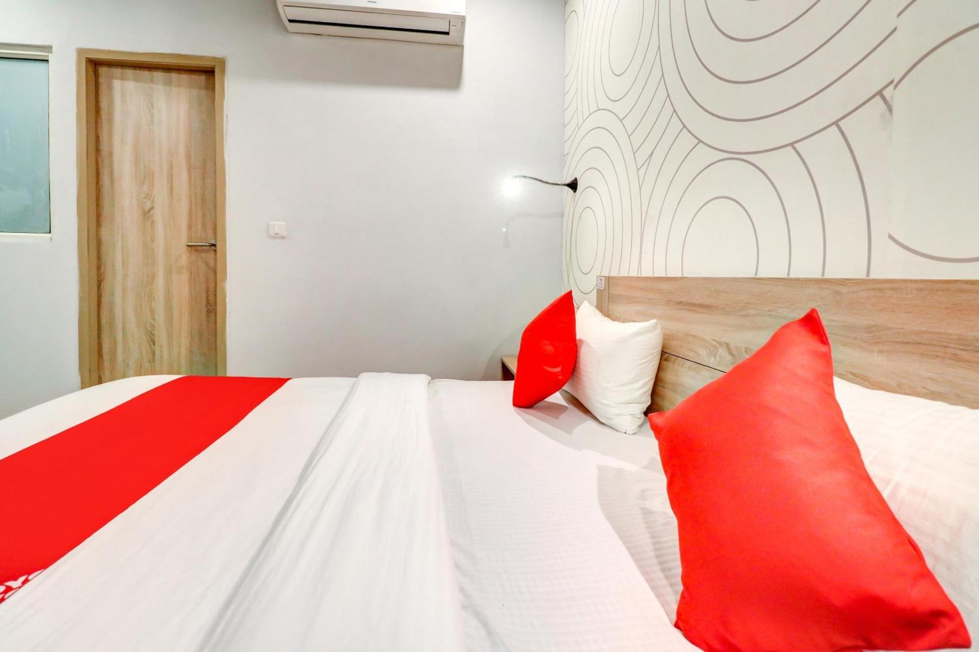 Hotel O Jps Grand 3*
