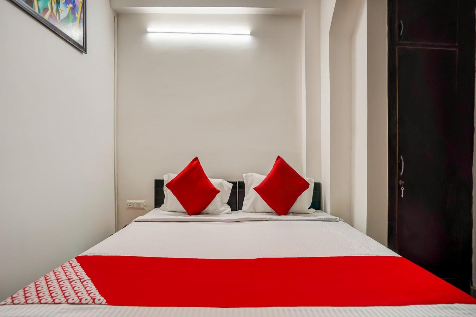 Oyo Flagship 75287 Pubg Residency New Delhi