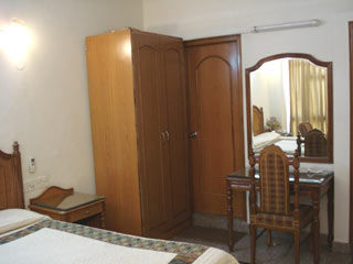 Golden Leaf 3* New Delhi