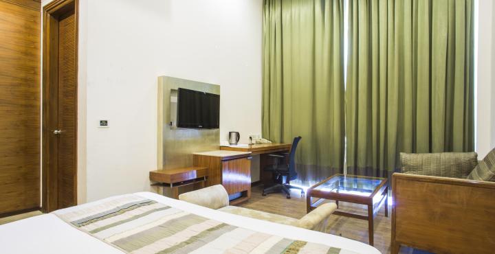 Oodles Hotel