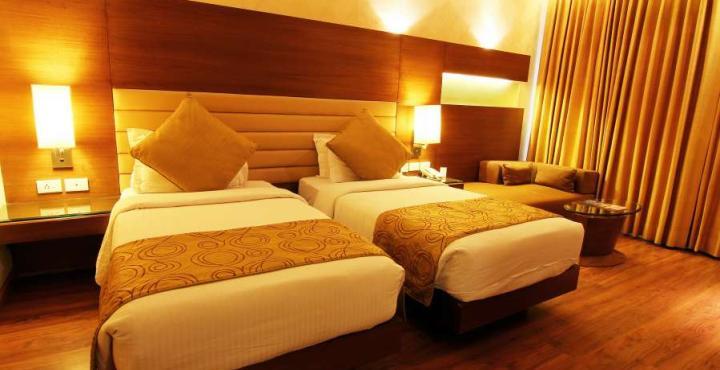 Hotel Indus Biznotel 4*