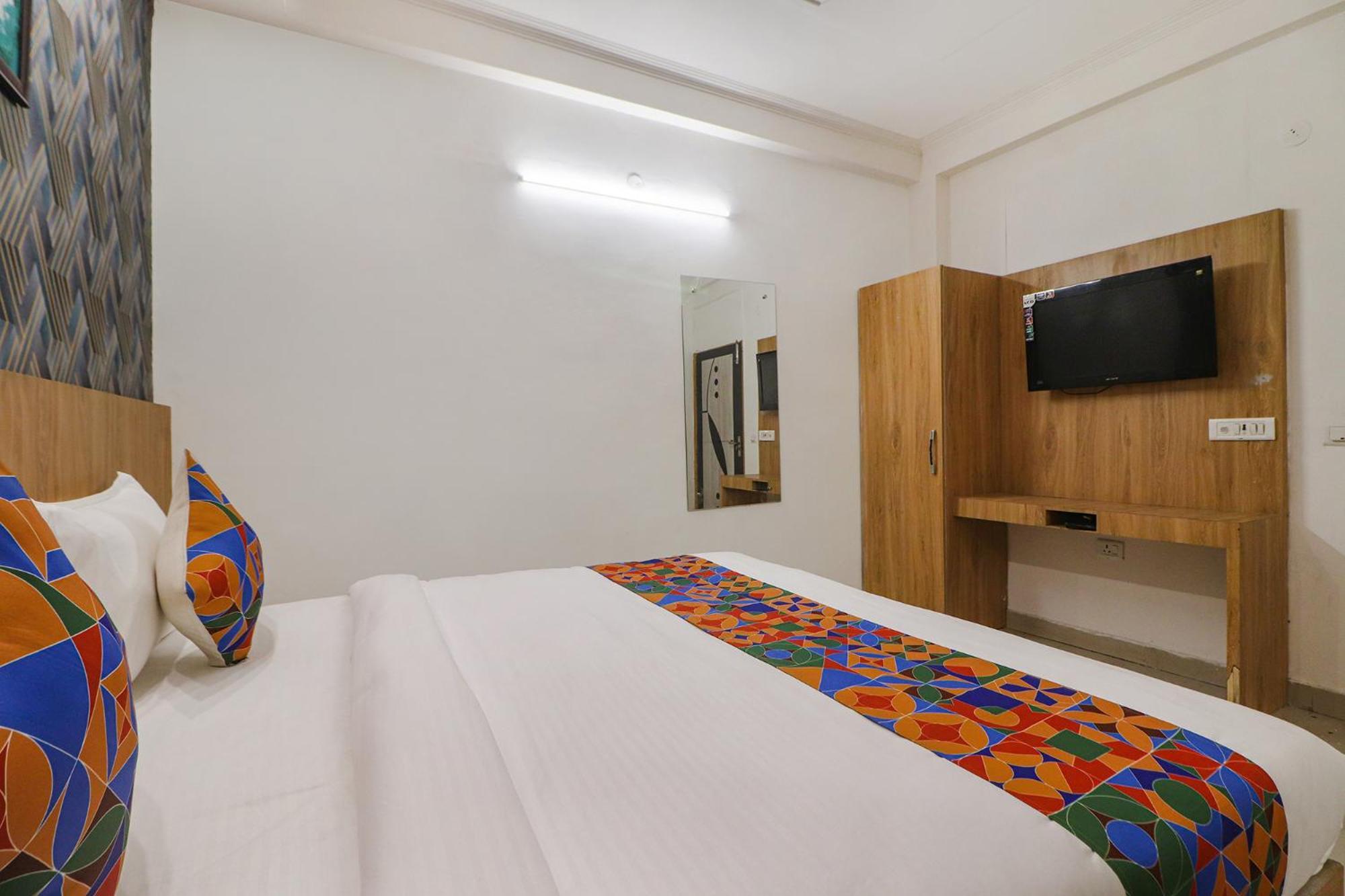 Fabhotel Rainbow Near Igi Airport 3*