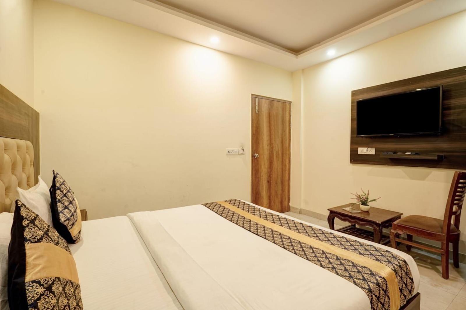 Iby Hotel