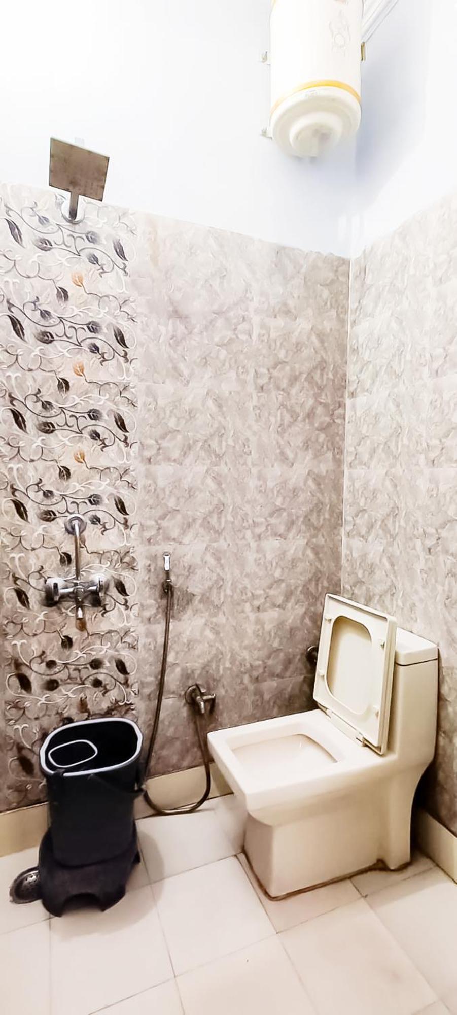 Hotel Reseidency Near Hari Nagar 3*