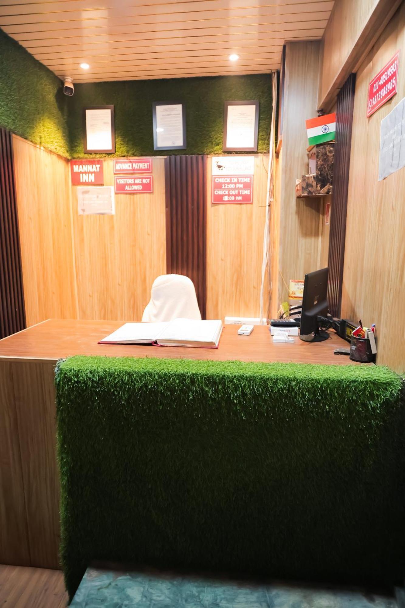 Roomshala 126 Mannat Laxmi Nagar Nova Deli