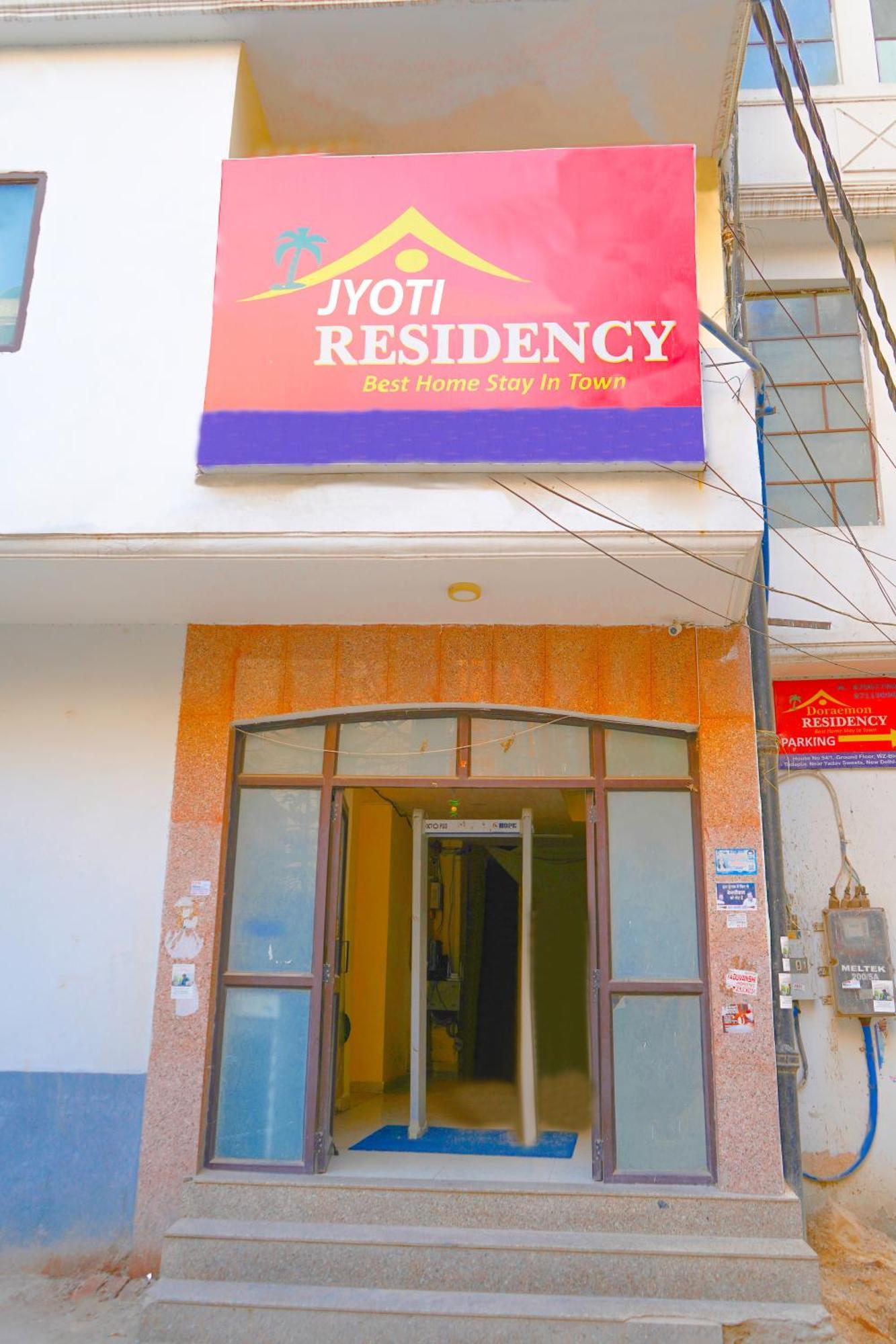 Private In Jagatpuri- Near Anand Vihar Hotel