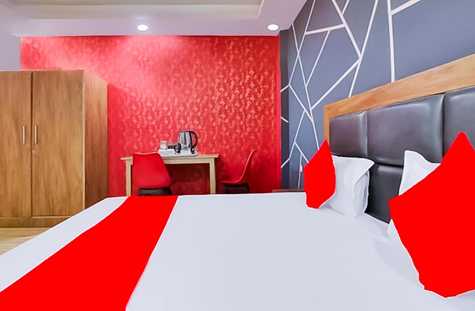 Green Leaf - Sarai Kale Khan Hotel 3*