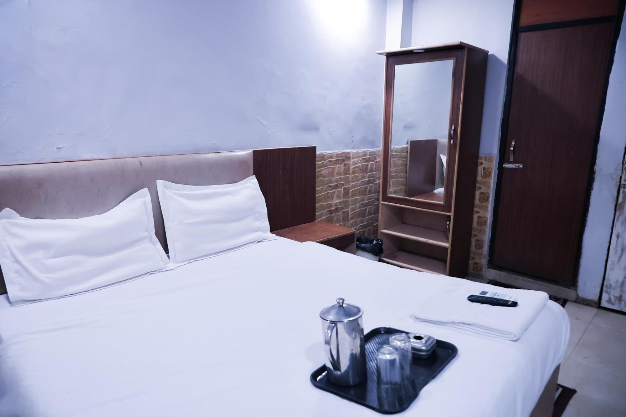 Mannat - Laxmi Nagar Hotel