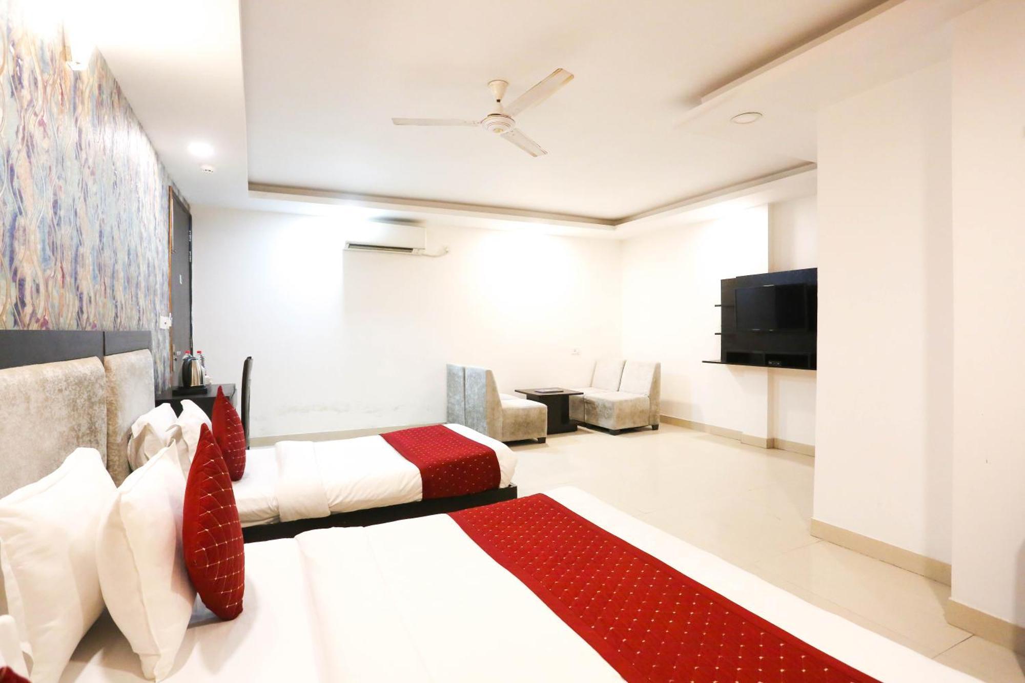 Aashiyana Hotel 3*