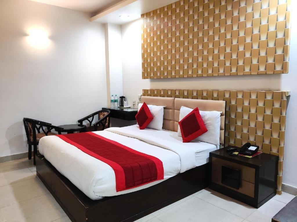Hotel Pride, Karol Bagh 3*
