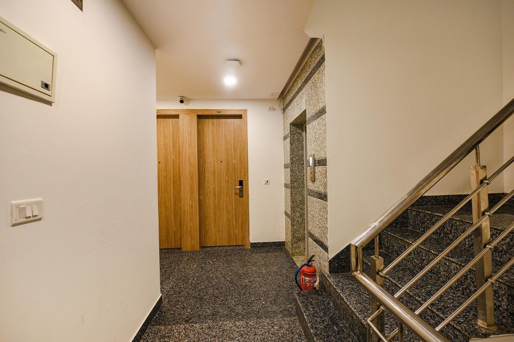 Fabhotel Royal Residency I