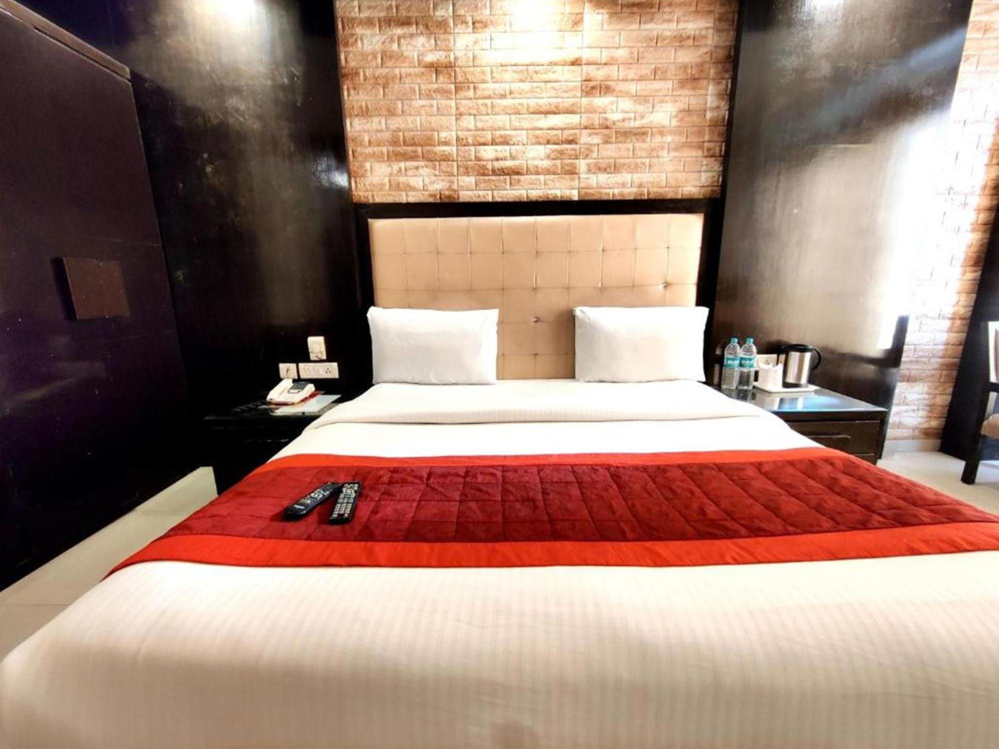 Pride, Karol Bagh Hotel