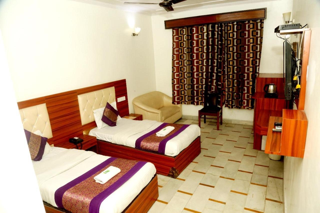 Hotel Fabhotel India International Near Railway Station 3*