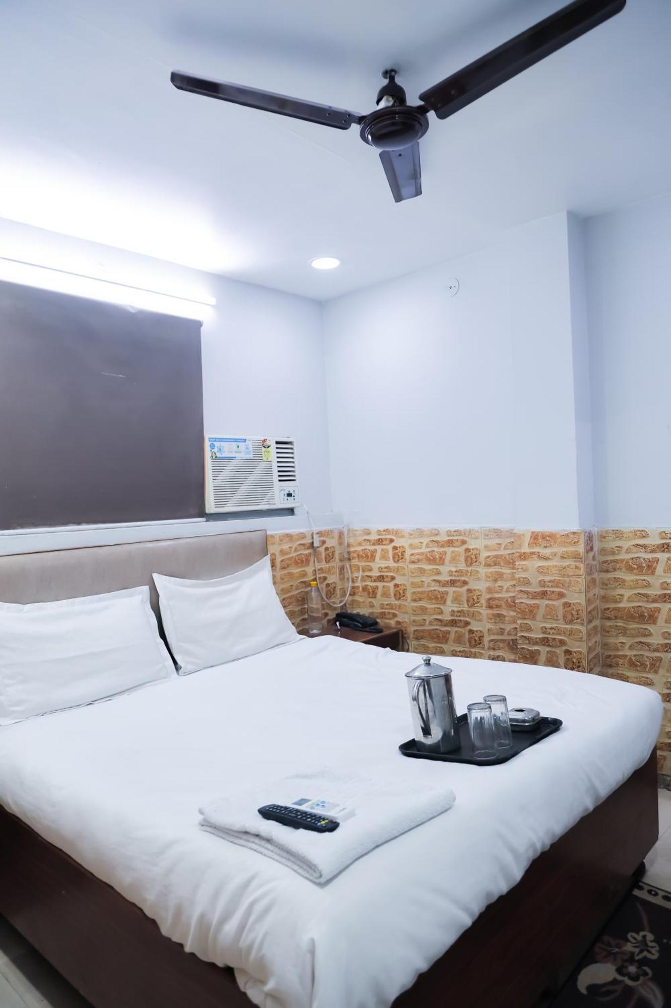 Hotel Mannat - Laxmi Nagar New Delhi