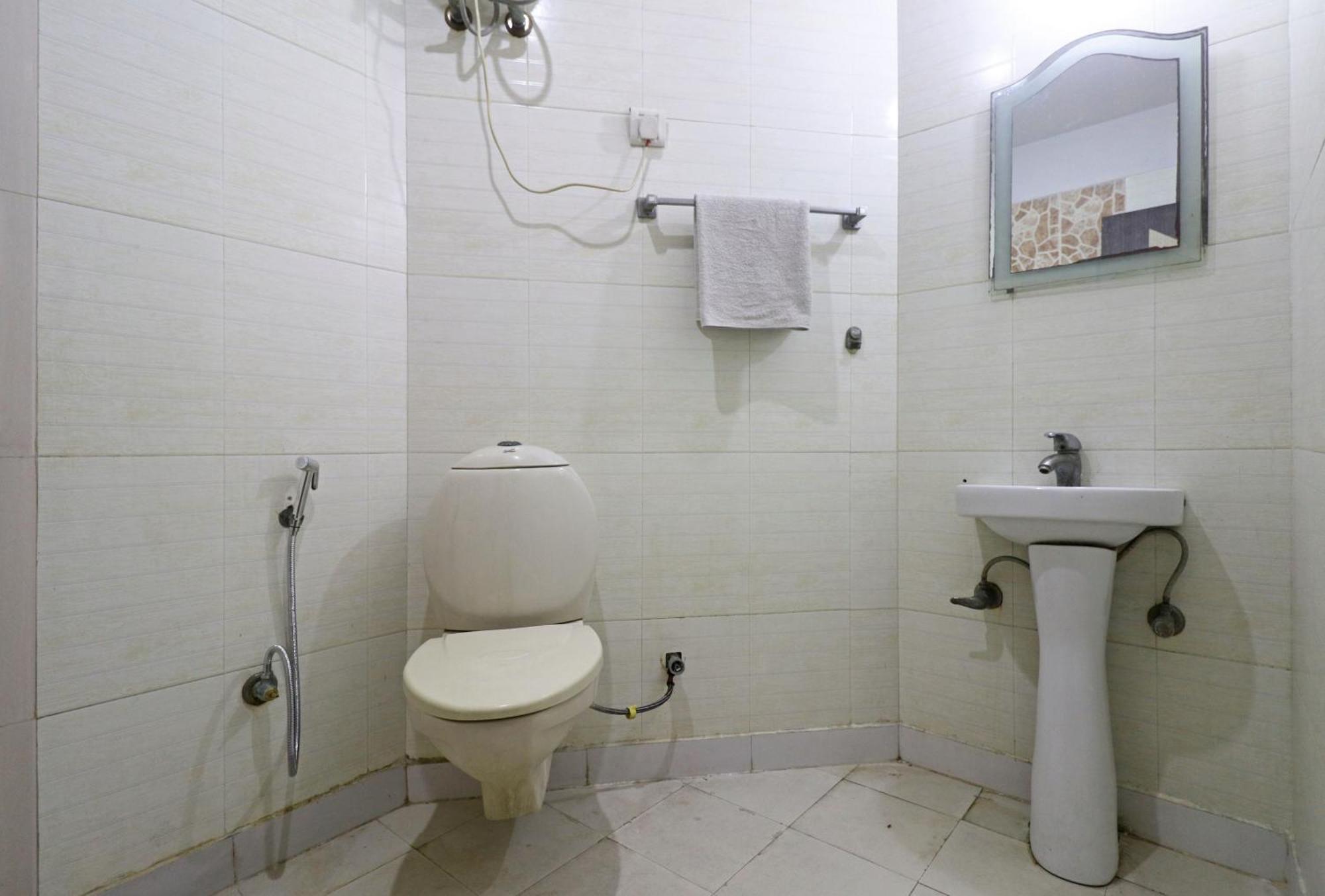 Samara Near Igi Airport Delhi Hotel