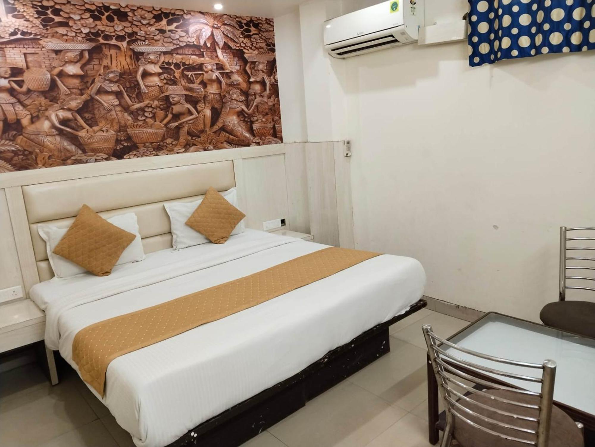Aditya Near Railway Station Paharganj Homestay *