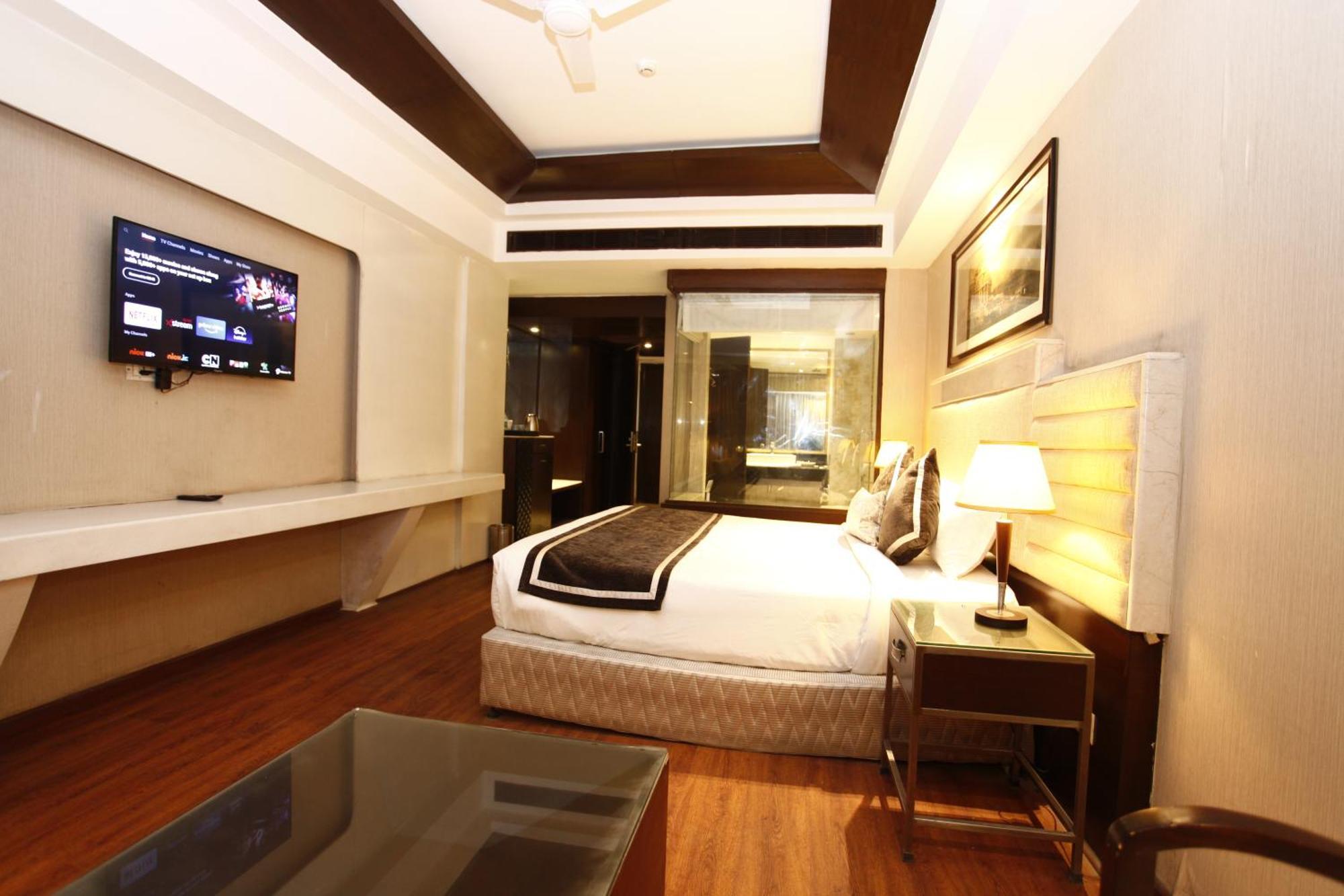 Hotel Plutos New Delhi