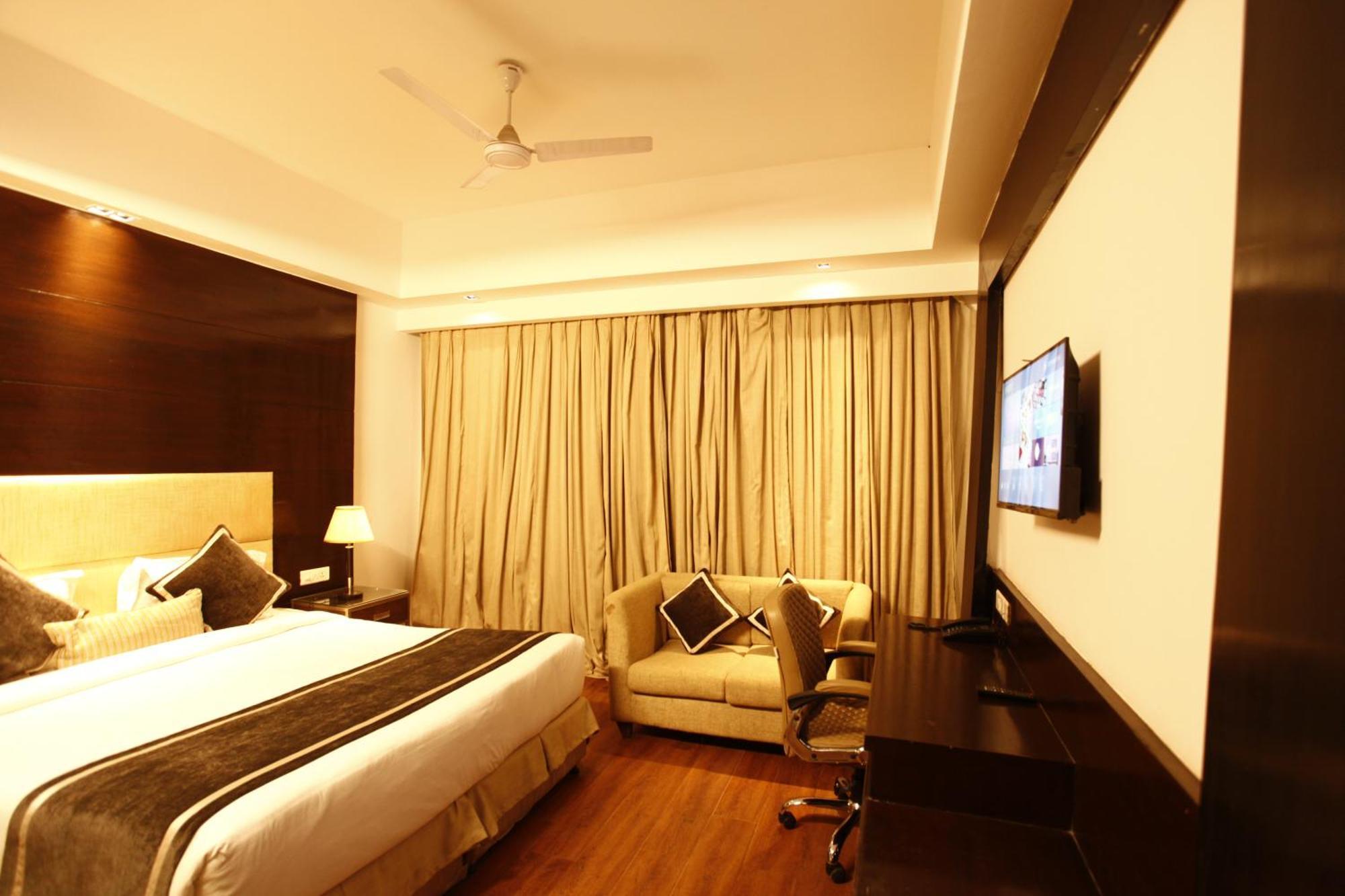 Hotel Plutos 3*